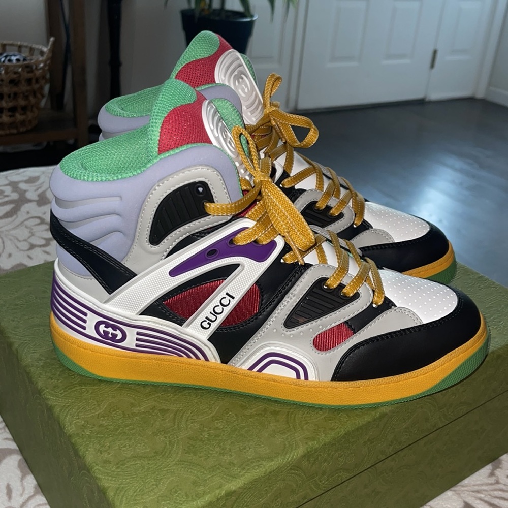 Never worn Gucci Mens Basket Sneaker